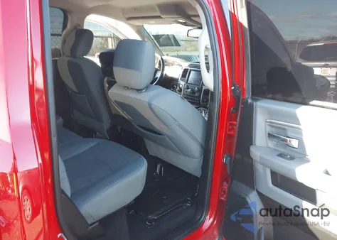 2019 Ram 1500 Classic Big Horn 4X4 6'4 Box z USA, uszkodzony, nr VIN 1C6RR7TT4KS566964